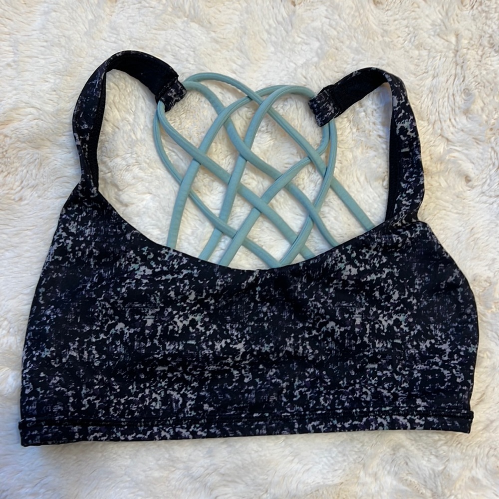 Lululemon Size 2 Free to be Wild Sports Bra